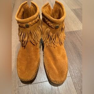 Minnetonka Tan Suede Moccasins